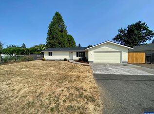 323 S 2nd St, Jefferson, OR 97352