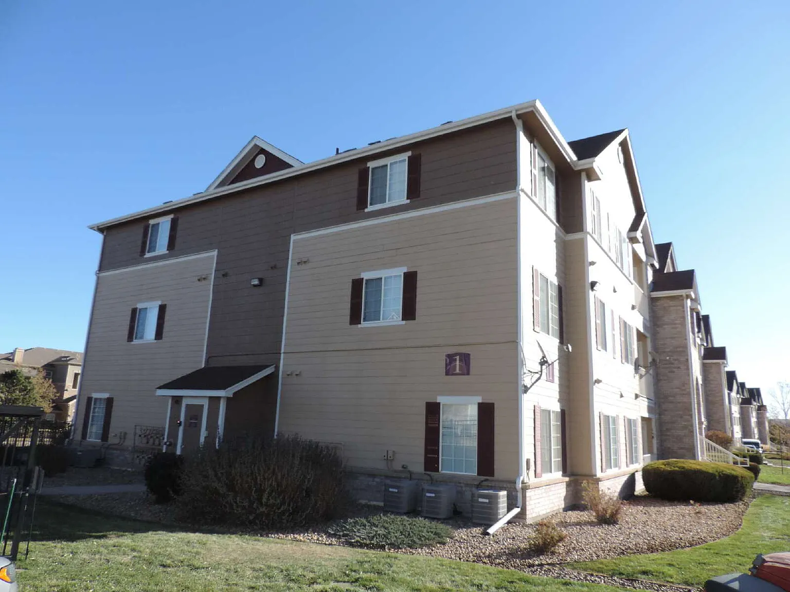 2 bed, 2.0 bath, 1037 sqft, $1,600 — Photo 3