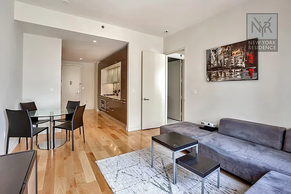 Sold by New York Residence | media 3