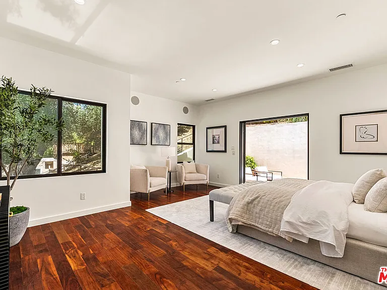 8836 Wonderland Ave — Photo 31