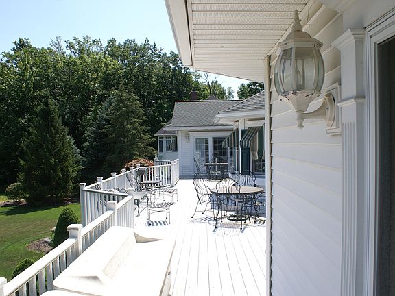 5th image of 348 Stonehenge Dr SW