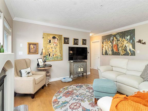 5th image of 405 Quebec St #305