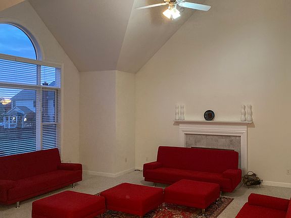 4th image of 2690 Northmont Dr