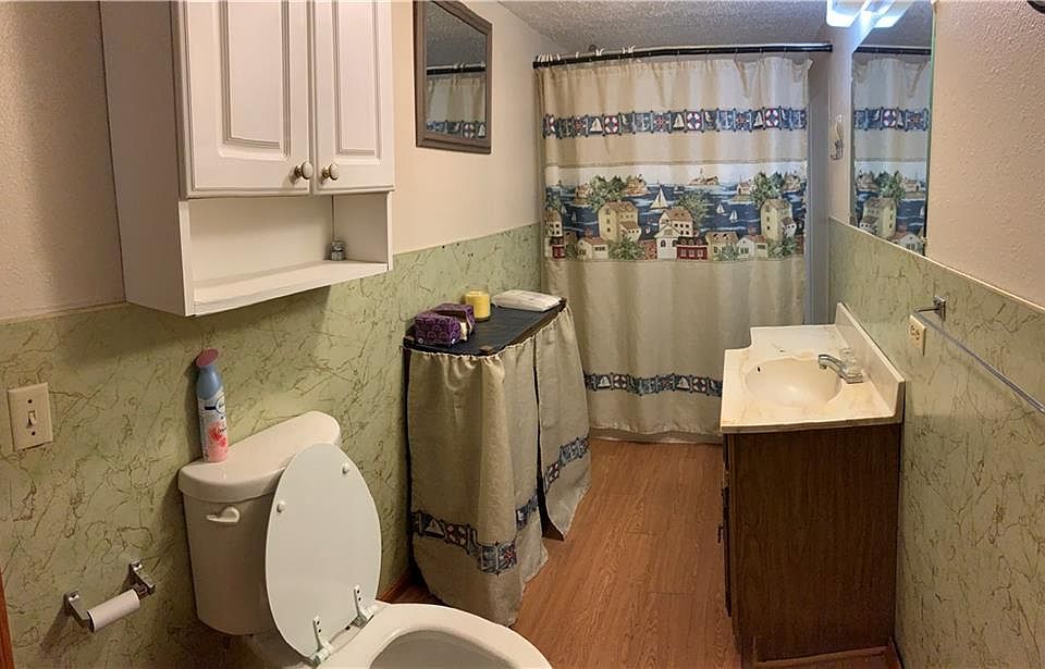 210 W Locust St, Binger, OK 73009 Zillow