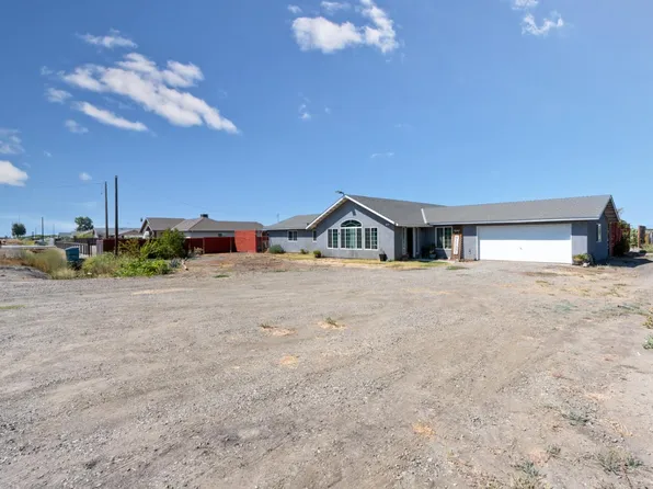 17225 Custer Ave, Dos Palos, CA 93620