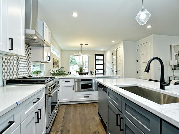 3rd image of 3314 Garden Villa Ln