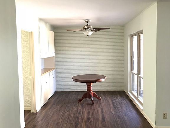 3rd image of 514 Coral Pl