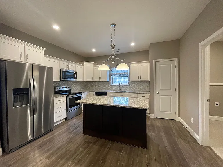 320 Deerfield Dr — Photo 5