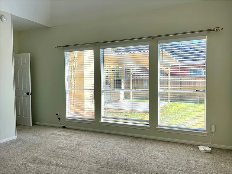 4630 Jaymar Dr — Photo 16
