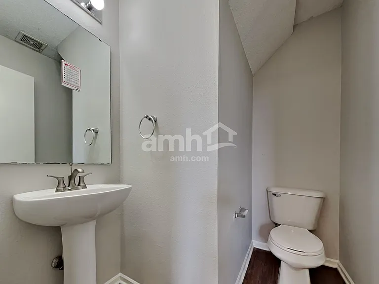 2120 Bridlewood Dr — Photo 8