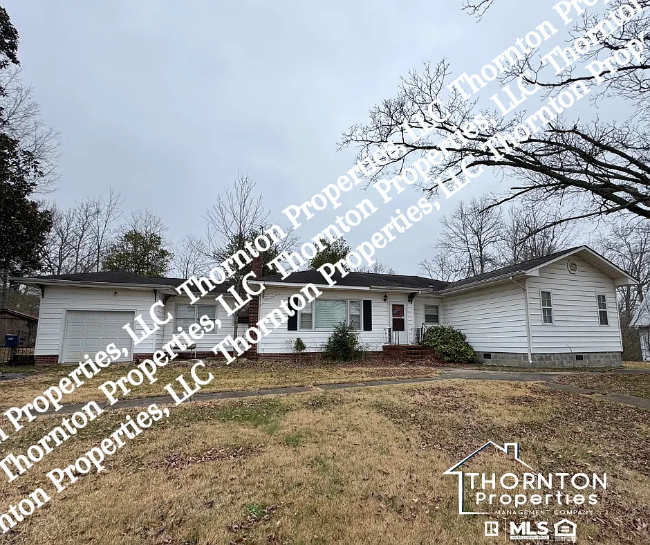 3 bed, $1,200 — Photo 1
