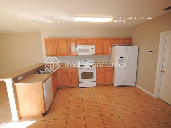 3rd image of 805 Hastin Pl