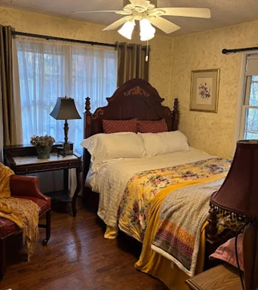 1008 Frank Kirk Rd NW — Photo 3