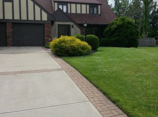 123 Summit Dr, Crestview Hills, KY