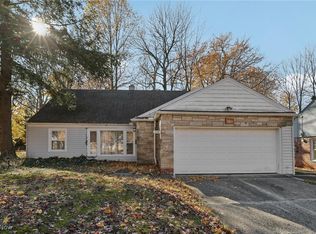 1026 Renfield Rd, Cleveland Heights, OH 44121