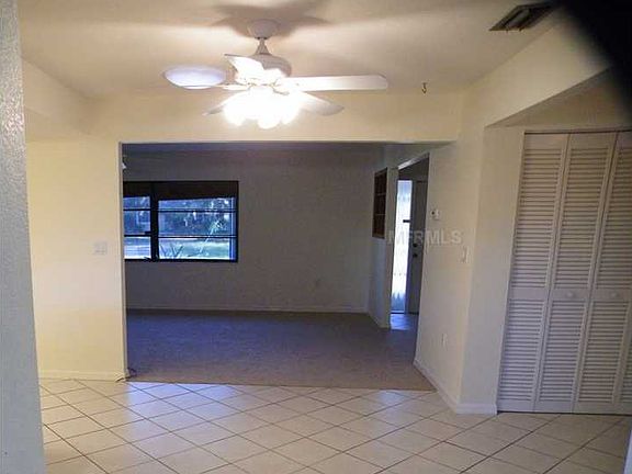 4th image of 22588 Ashton Ave