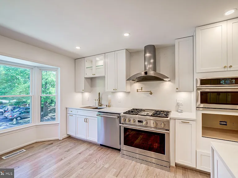 8 Carriage House Cir — Photo 24