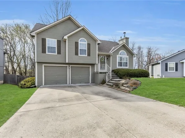220 NW 107th St, Kansas City, MO 64155