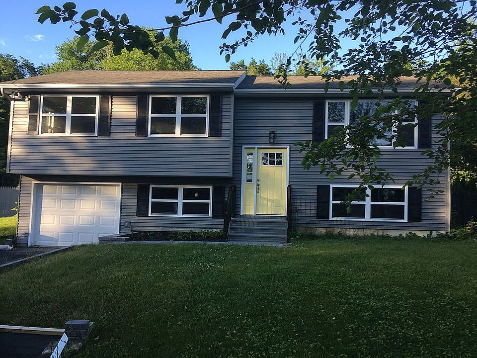1st image of 12 Thornberry Dr