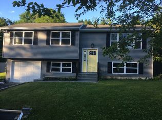 12 Thornberry Dr, Glens Falls, NY 12801