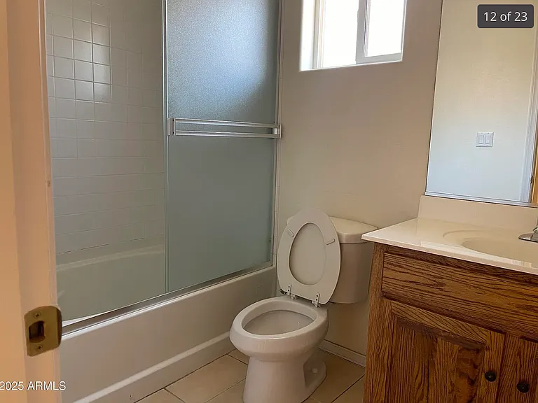 512 W Brown St — Photo 17