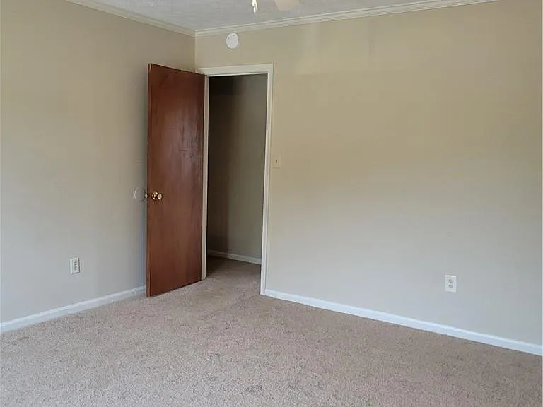 1629 Wilson Rd — Photo 9