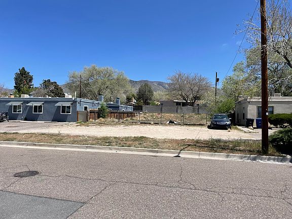 4th image of 1716 Paisano St NE