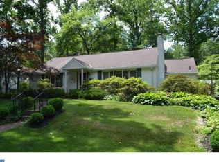 2126 Ridgeview Ave, Abington, PA 19001