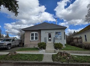 112 N College St, Tekoa, WA 99033