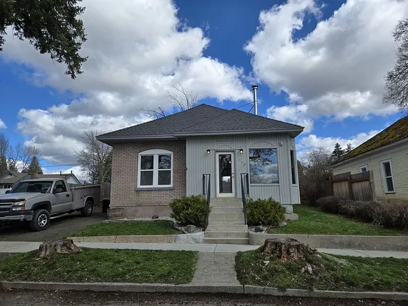 112 N College St, Tekoa, WA 99033