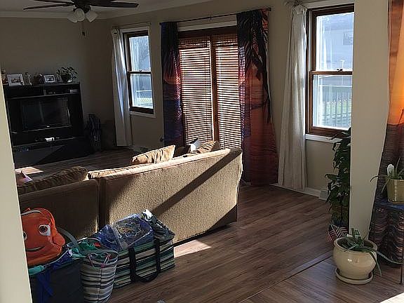 3rd image of 2173 Valley Creek Dr