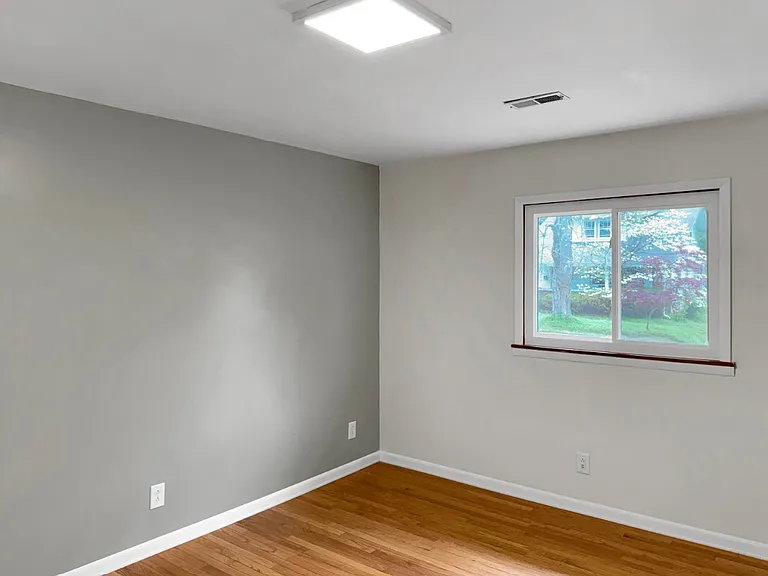 205 S Bryan Ave — Photo 12