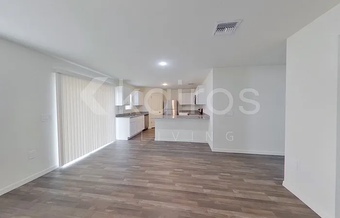 4 bed, 2.0 bath, 1650 sqft, $2,145 — Photo 4