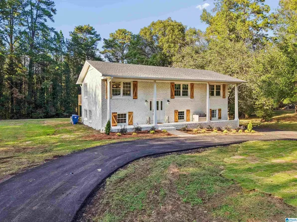 7316 Pinewood Dr, Trussville, AL 35173
