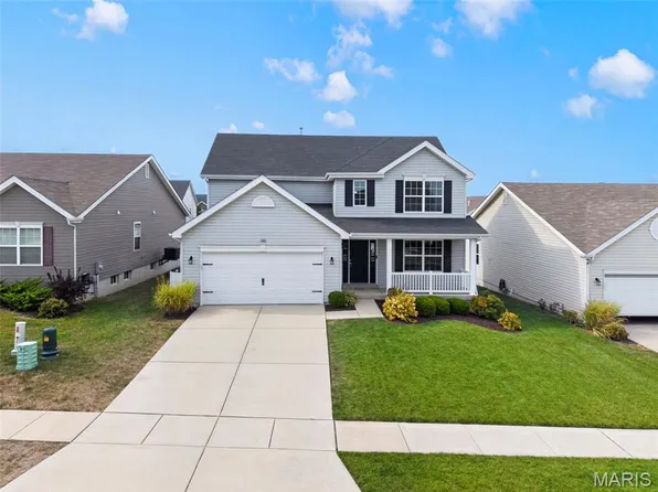 1661 Woods Mill Dr, Wentzville, MO 63385