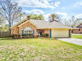 306 April Dr, Lufkin, TX 75904