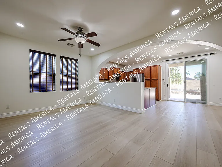 1081 N Mason Dr — Photo 22