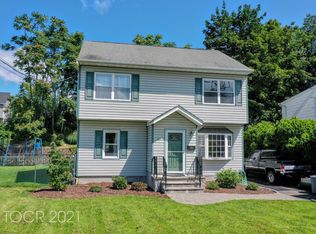 133 Catherine Ave, Mahwah, NJ 07430