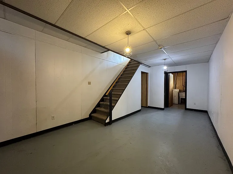 32 Ralgreen Cres #4 — Photo 13