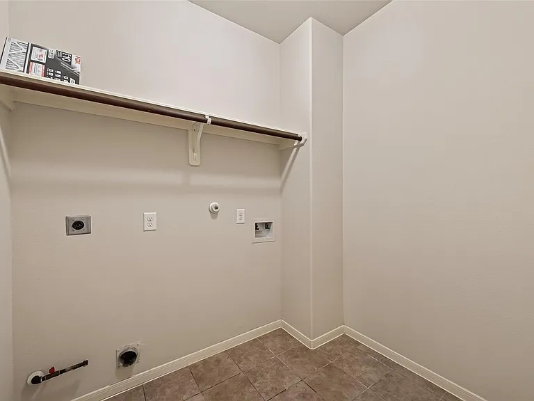 9118 Cavalier Ln — Photo 21