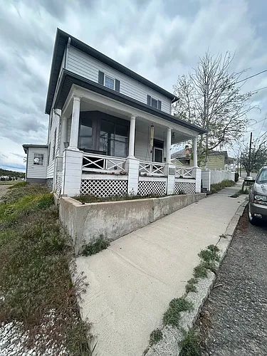 801 N Montana St Photo 1