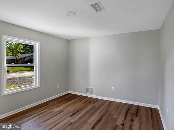 3rd image of 116 Wilkins Dr