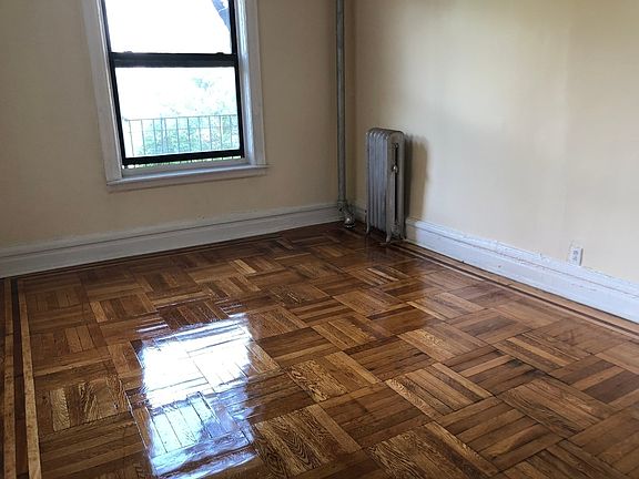 2nd image of 2608 Creston Ave APT 2H