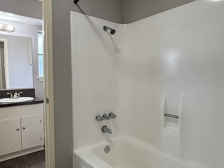 526 E Orange St #1 — Photo 8