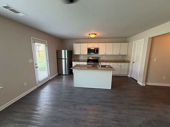 4th image of 313 Nutwood Trce