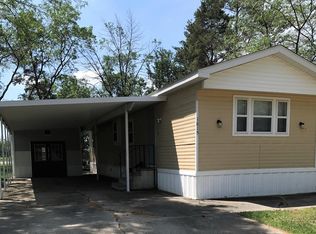 1815 S Freshman Dr, Saginaw, MI 48604