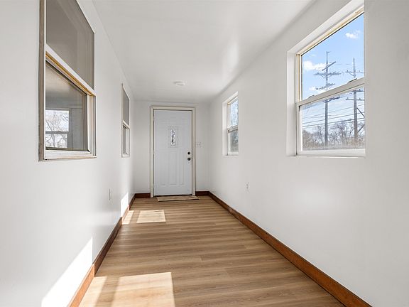 4th image of 535 South Ave