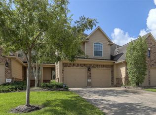 8930 Silent Willow Ln, Sugar Land, TX 77479