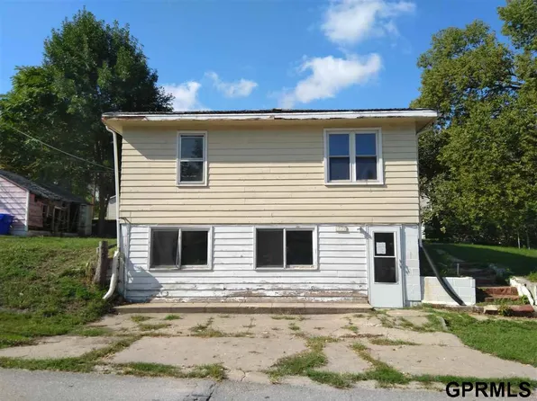 103 W 5th St, Louisville, NE 68037