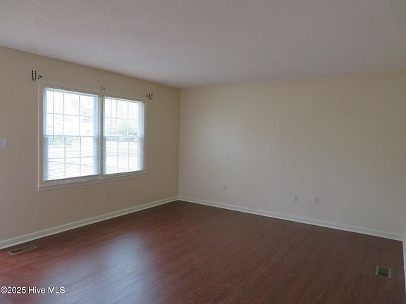 3rd image of 4806 Greenway Ave